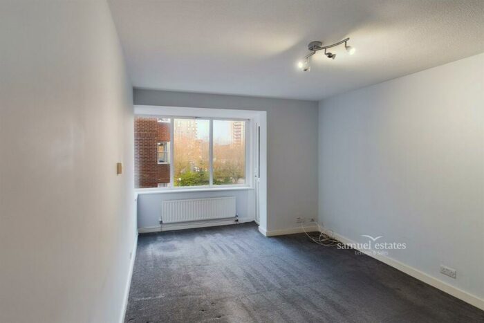 1 Bedroom Flat To Rent In Viceroy Court, Dingwall Road, Croydon, CR0