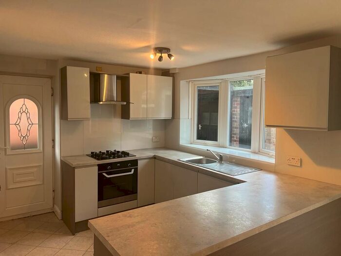 3 Bedroom Semi-detached House To Rent In Green Walk, Gatley, SK8