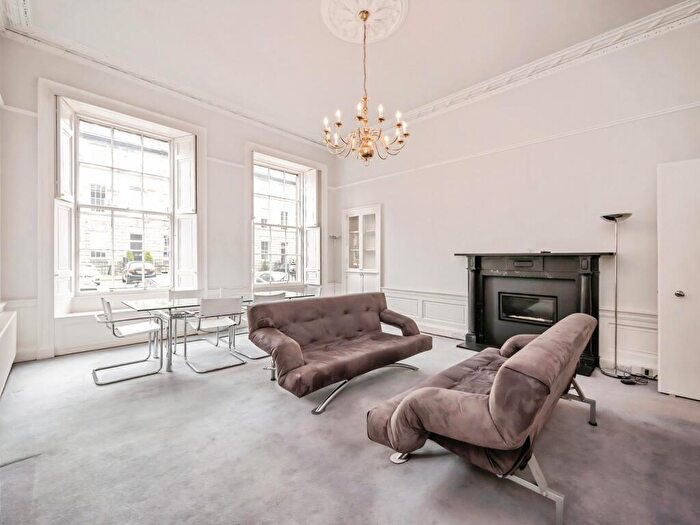2 Bedroom Flat To Rent In Great King Street, Edinburgh, EH3