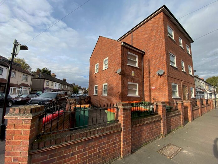 1 Bedroom Apartment To Rent In One Bedroom Flat In, E6