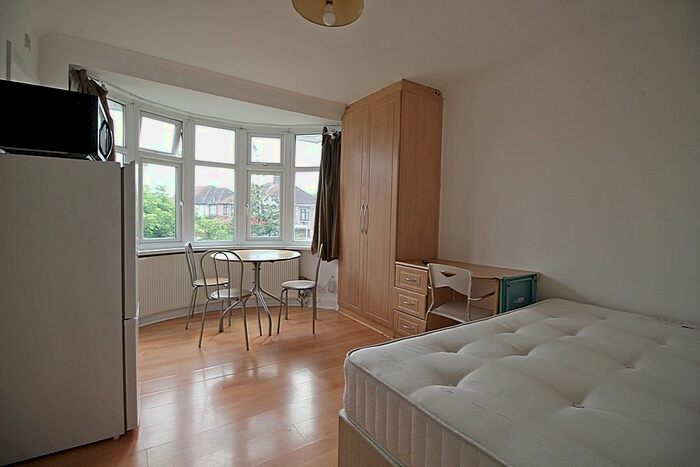 Studio To Rent In Bulstrode Avenue, Hounslow, TW3
