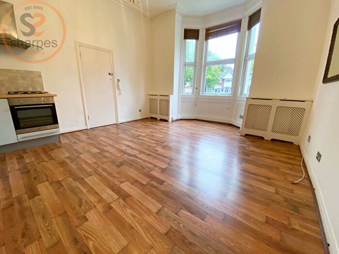 2 Bedroom Flat To Rent In Coombe Lane, London, SW20
