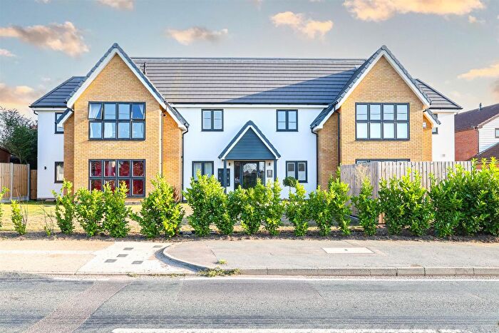 2 Bedroom Flat For Sale In Lower Road, Hullbridge, SS5