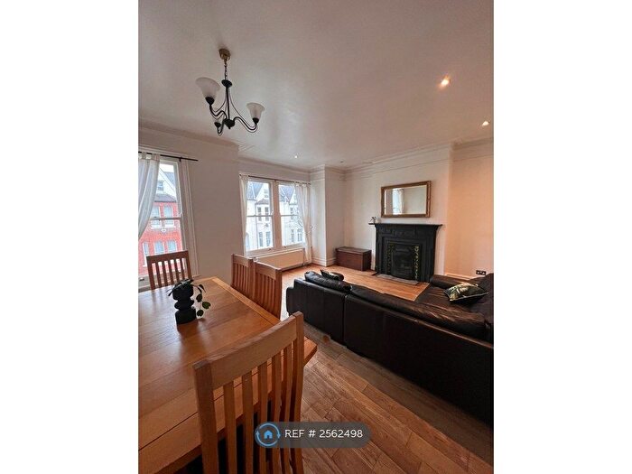 2 Bedroom Flat To Rent In Lucien Road, Tooting Bec, SW17