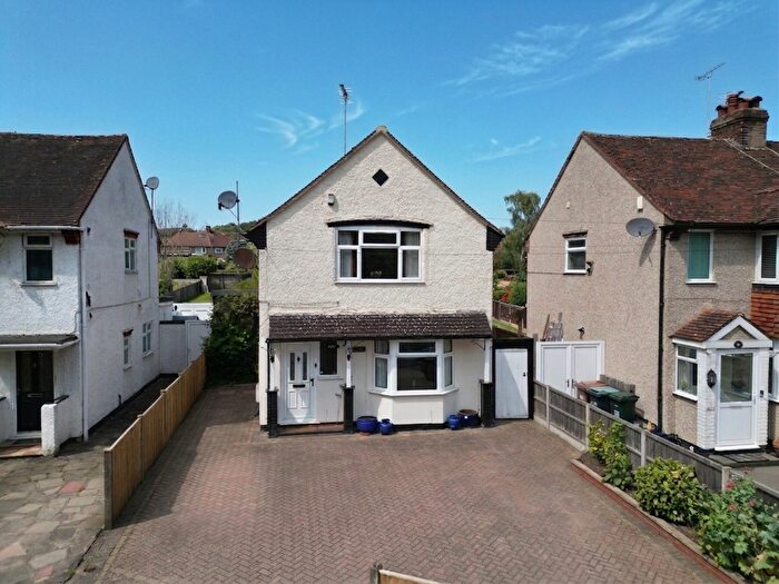 3 Bedroom Detached House For Sale In Denham Way, Maple Cross, Rickmansworth, WD3