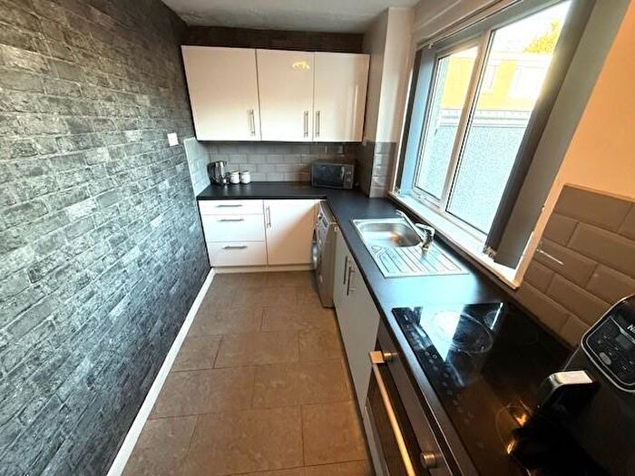 2 Bedroom Terraced House For Sale In Durris Drive, Glenrothes, KY6