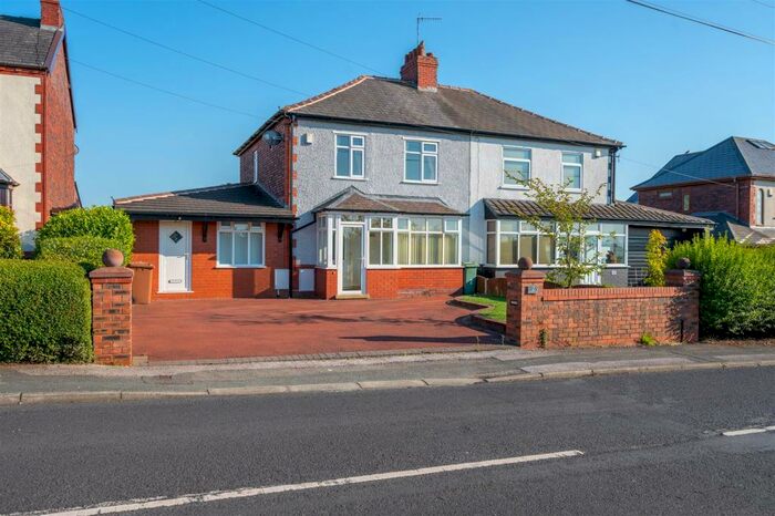 4 Bedroom Semi-Detached House To Rent In Blundells Lane, Rainhill, Prescot, L35