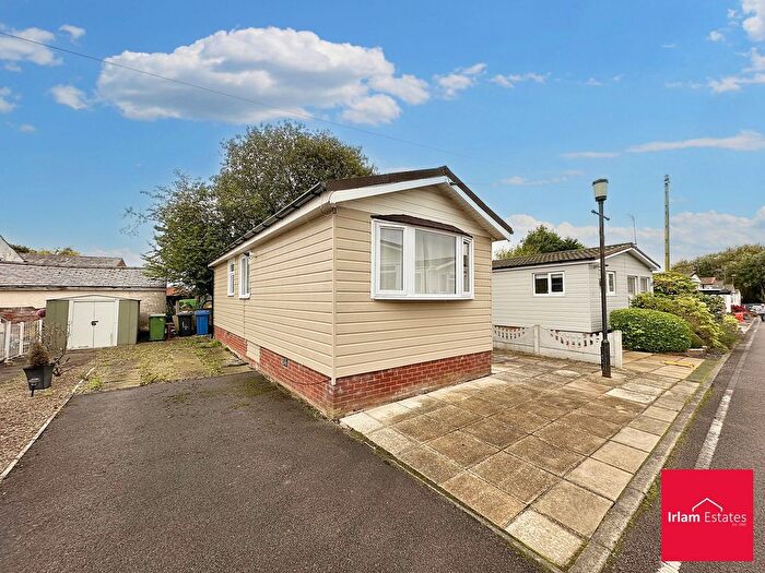 1 Bedroom Mobile/park Home For Sale In Moss Side Lane, Rixton, WA3
