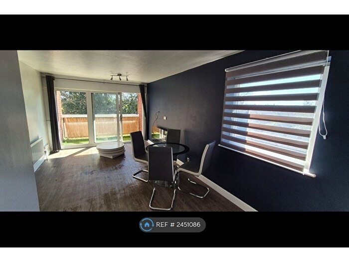 2 Bedroom Flat To Rent In Allesley Hall Drive, Coventry, CV5