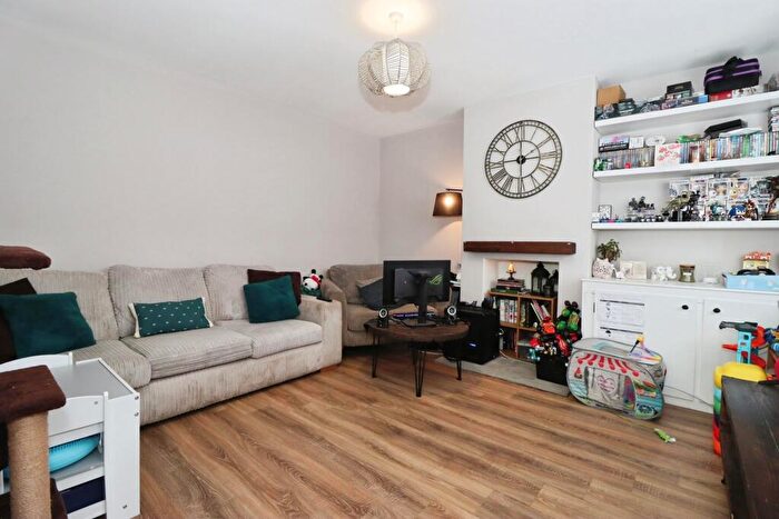 3 Bedroom End Of Terrace House For Sale In Peverell Drive, Bristol, Avon, BS10