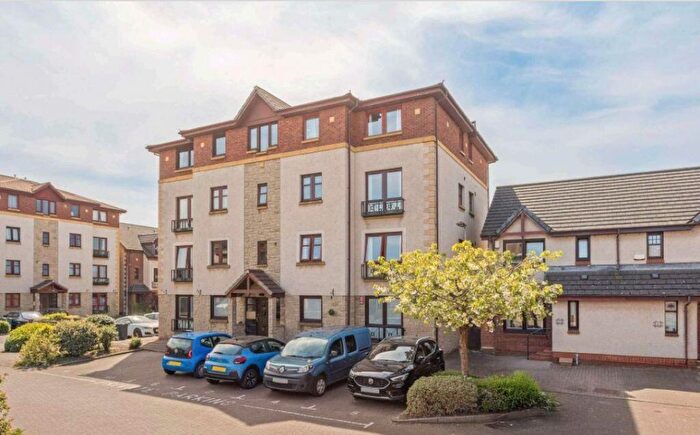 2 Bedroom Flat For Sale In / Easter Hermitage, Leith, EH6