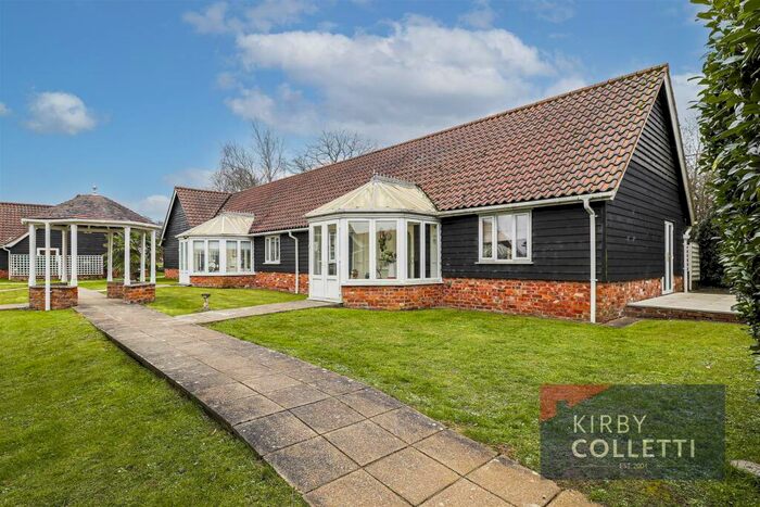 2 Bedroom Bungalow For Sale In Stocking Hill, Cottered, Buntingford, SG9