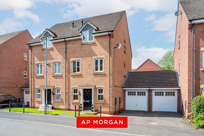 3 Bedroom Semi-Detached House For Sale In Rea Road, Northfield, Birmingham, West Midlands, B31