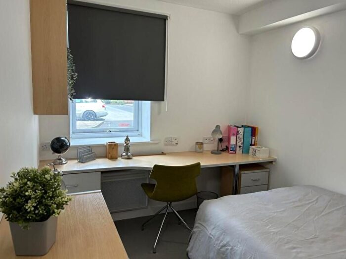 Property To Rent In Great Horton Road, Bradford, BD7