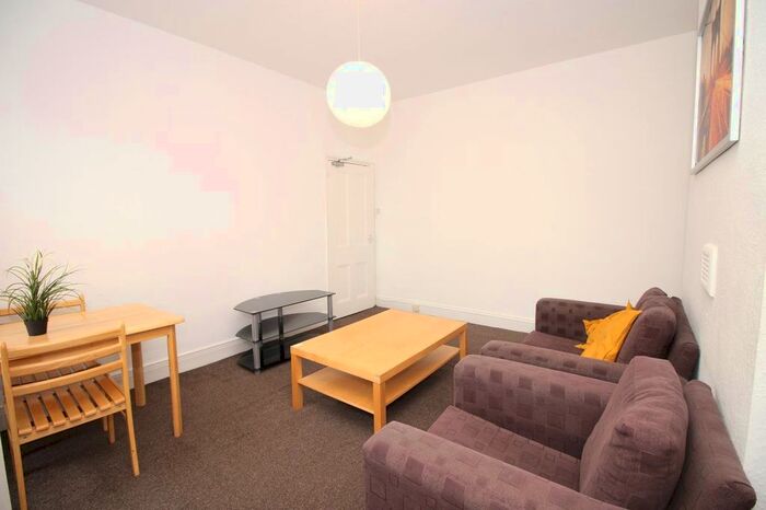 3 Bedroom Flat To Rent In Ashleigh Grove, Jesmond, Newcastle Upon Tyne, NE2