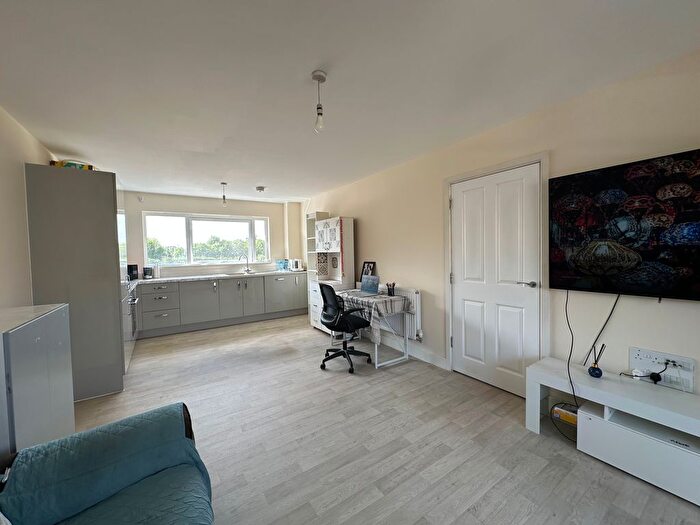 2 Bedroom Flat For Sale In Galton Road, Cambridge, CB3