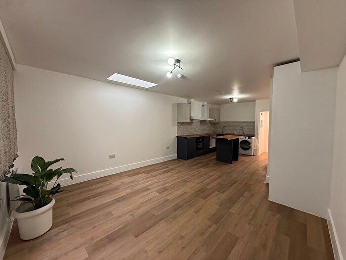 6 Bedroom Terraced House To Rent In Otterfield Road, UB7