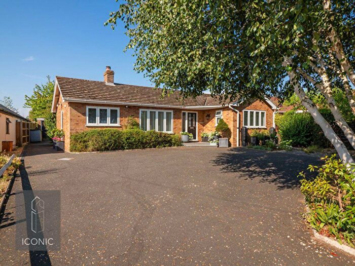 3 Bedroom Detached Bungalow For Sale In Fakenham Road, Taverham, Norwich, NR8