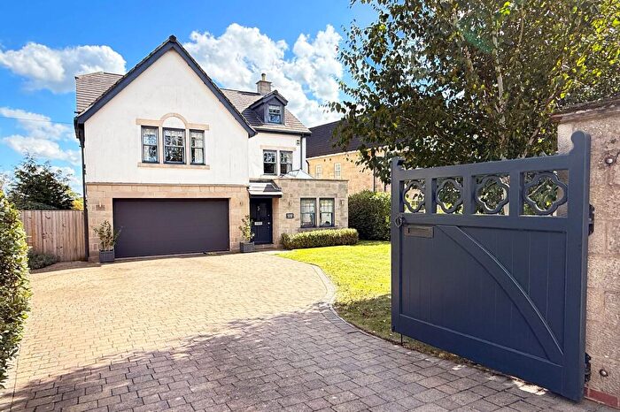6 Bedroom Detached House For Sale In Pannal Ash Road, Harrogate, HG2