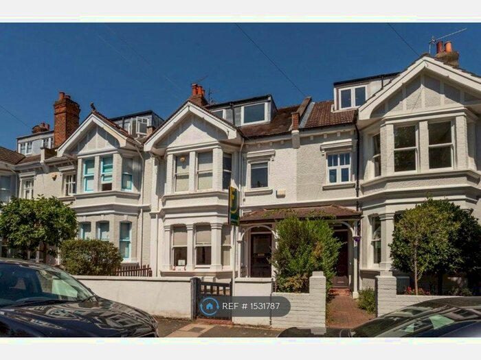 3 Bedroom Flat To Rent In Southfields, London, SW19