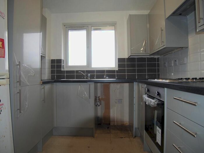 2 Bedroom Flat To Rent In Wren Close, London, N9