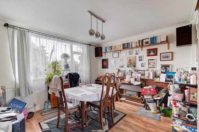 4 Bedroom Detached House For Sale In Olton Road, Shirley, Solihull, West Midlands, B90