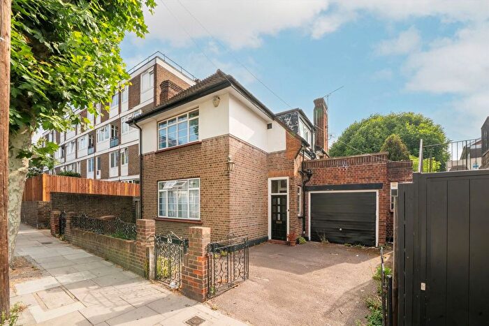 4 Bedroom Property To Rent In Barnabas Road, Hackney, E9