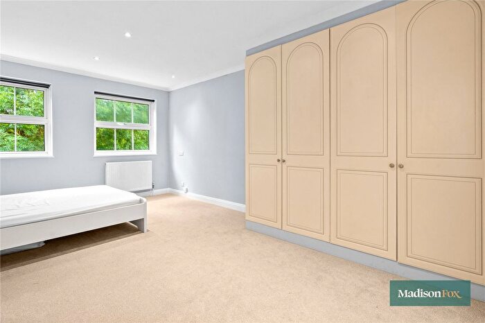 4 Bedroom End Terrace House To Rent In Hazelwood, Loughton, Essex, IG10