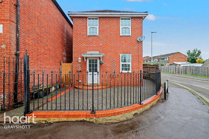 4 Bedroom Detached House For Sale In Forest Road, Bordon, GU35