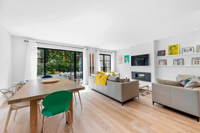 3 Bedroom Property To Rent In Copse Hill, London, SW20