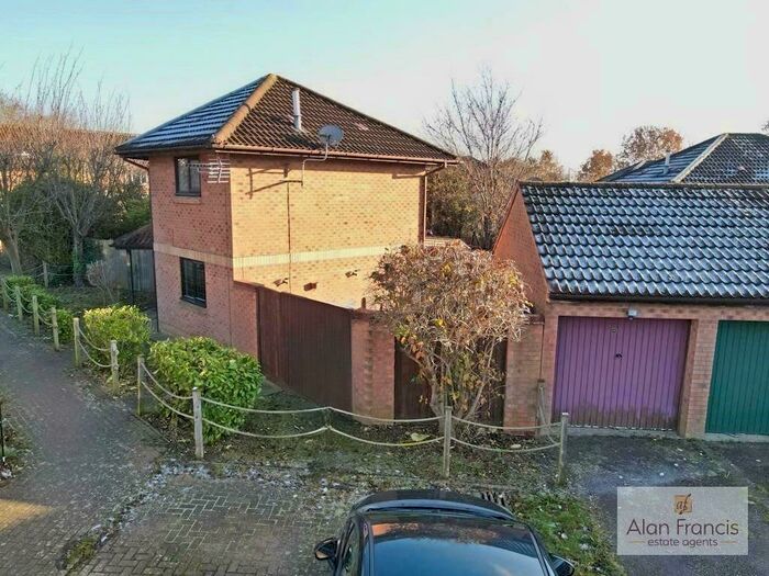 3 Bedroom Semi-Detached House To Rent In Portchester Court, Great Holm, Milton Keynes, MK8