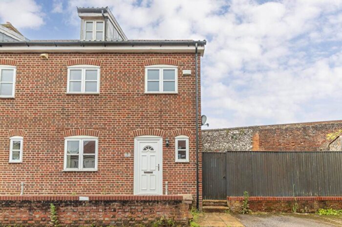 4 Bedroom Town House For Sale In Tavern Court, Coltishall, NR12