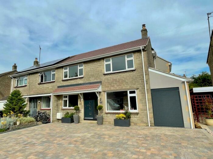 4 Bedroom Semi-Detached House To Rent In Downham Mead, Chippenham, SN15