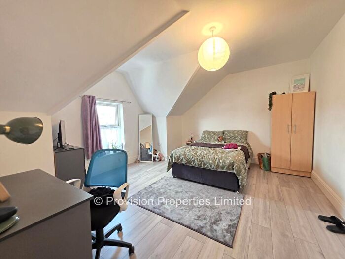 6 Bedroom Terraced House To Rent In Brudenell Road, Hyde Park, Leeds, LS6