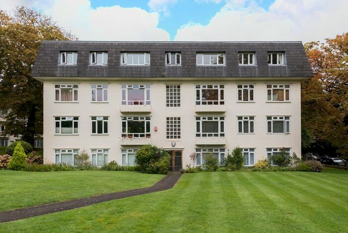 2 Bedroom Flat To Rent In Lawrie Park Road, Sydenham, London, SE26