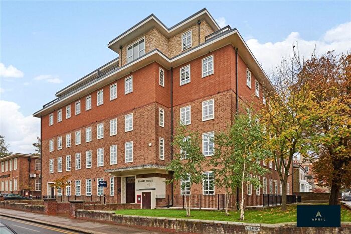 1 Bedroom Apartment To Rent In Lemna Road, London, E11