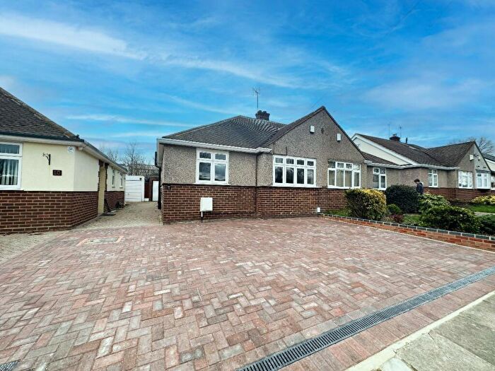 2 Bedroom Bungalow To Rent In Rossall Close, Hornchurch, RM11