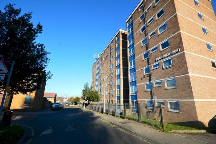 1 Bedroom Flat To Rent In Gravesham Court, Clarence Row, Gravesend, Kent DA12