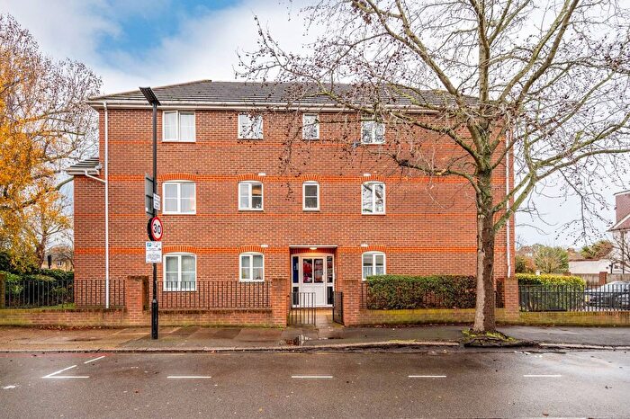 2 Bedroom Flat To Rent In London Road, Isleworth, TW7