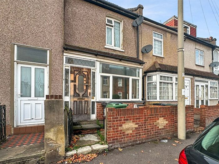 2 Bedroom Terraced House For Sale In Church Road, Swanscombe, Kent, DA10