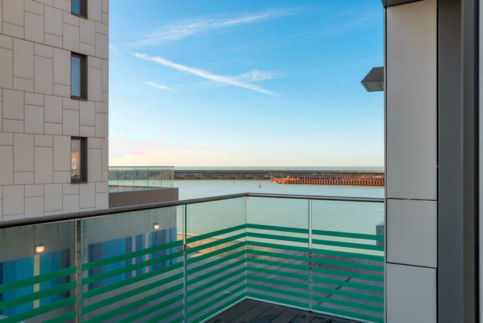 2 Bedroom Apartment To Rent In Sirius The Boardwalk, BN2