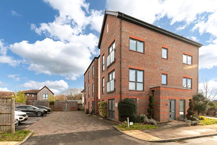 2 Bedroom Apartment For Sale In Waterman House, Arborfield, RG2