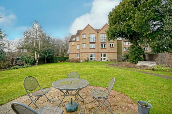 1 Bedroom Apartment For Sale In George Street, Huntingdon, PE29