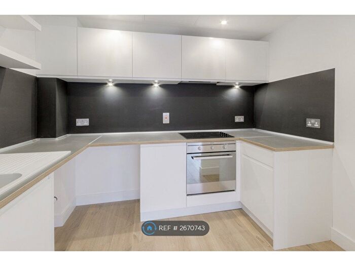 2 Bedroom Flat To Rent In Dalkeith Place, Kettering, NN16