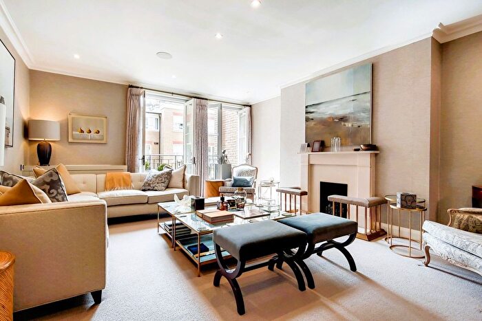 3 Bedroom Terraced House To Rent In Dorset Mews, Belgravia, London, SW1X