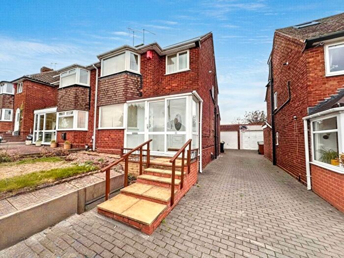 3 Bedroom Semi-Detached House To Rent In Wimperis Way, Birmingham, West Midlands, B43