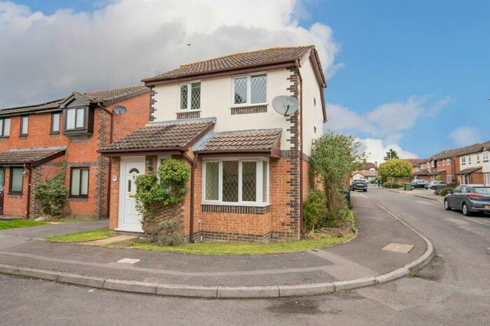 3 Bedroom Detached House To Rent In Templecombe Road, Bishopstoke, Eastleigh, SO50