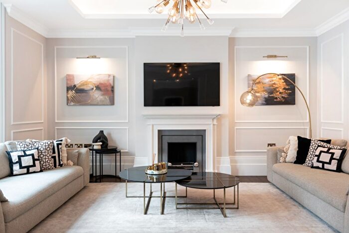 4 Bedroom Flat To Rent In Kensington Court Place, London, W8