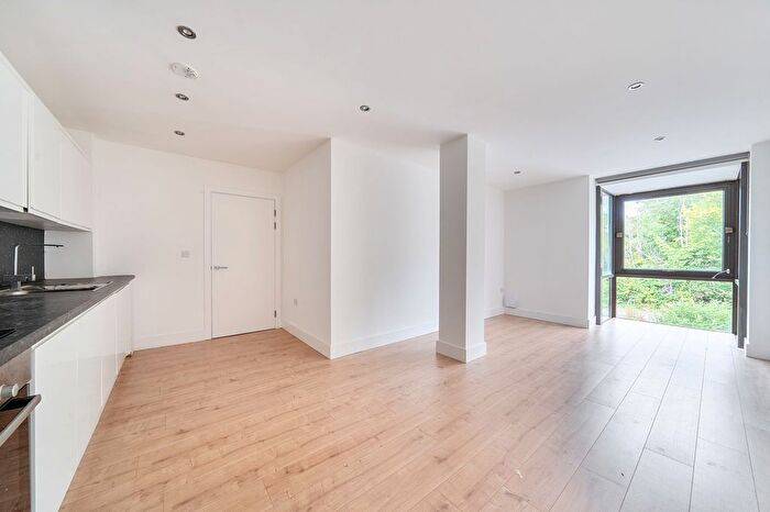 1 Bedroom Flat To Rent In Weyside, Catteshall Lane, Godalming, GU7