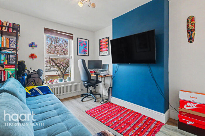 2 Bedroom Maisonette For Sale In Ecclesbourne Road, Thornton Heath, CR7